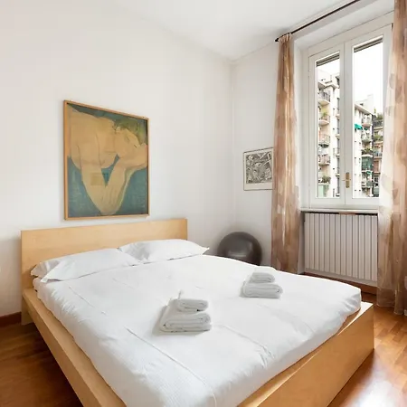 Apartment Cozy With Balcony - Porta Romana District Milan